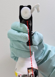 レバーを斜めに引いているイメージ写真